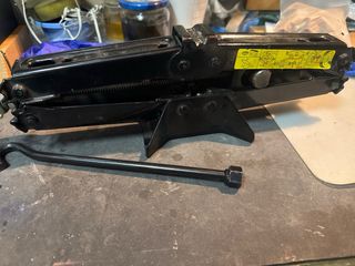 Gato Tijera Coche 1T