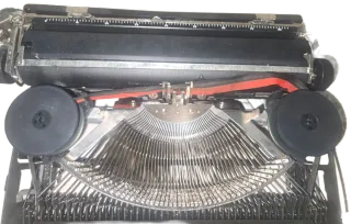 Máquina de escribir Olympia Traveller C Vintage