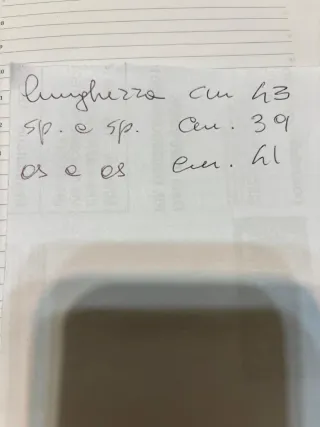 Maglia girocollo nera con glitter argento