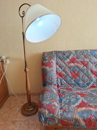 Conjunto comedor madera mesa,6 sillas,sofá,lámpara