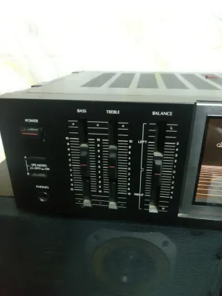 Amplificador Sansui A-500 y 2 Altavoces Sanyo AX10