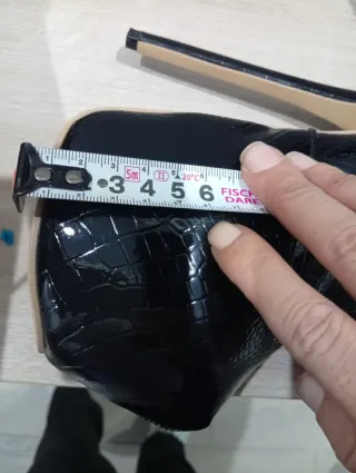 Stivali con tacco e piattaforma in vernice