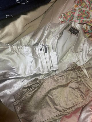 Pantalón brillo plateado sin estrenar