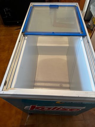 congelador tienda.   transporte disponible