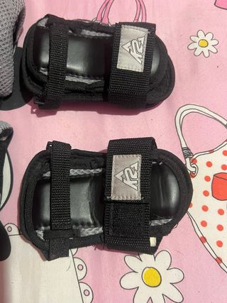 Casco y rodilleras para bici