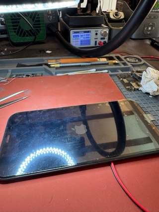 iPhone Apple. Reparaciones de periféricos.