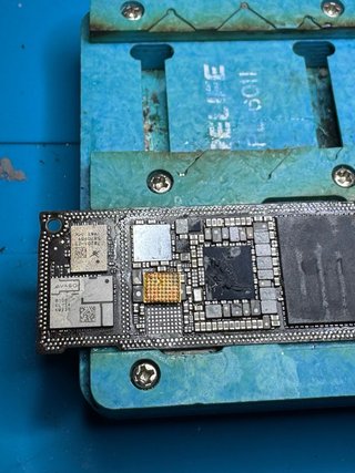 iPhone Apple. Reparaciones de periféricos.