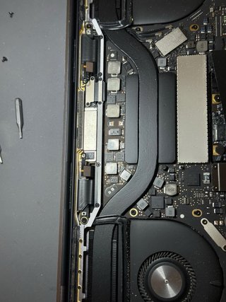 iPhone Apple. Reparaciones de periféricos.