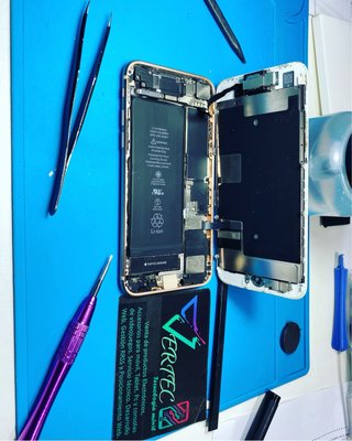 iPhone Apple. Reparaciones de periféricos.