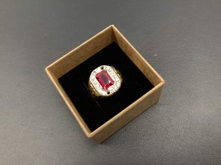 anillo oro 18k con piedra con rubi,circonita