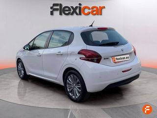Peugeot 208 5P Signature 1.2L PureTech 81KW (110CV)
