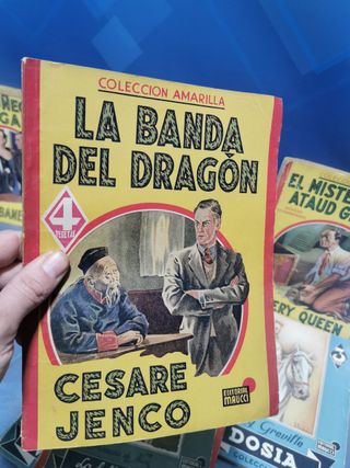 8 novelas Pulp, colección amarilla y colección azul