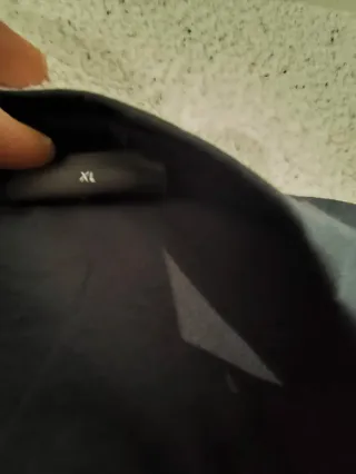 Camisa de hombre  Emporio Armani en color negro.