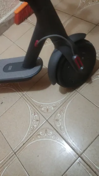 Patinete Xiaomi M365 Nuevo con cargador original.