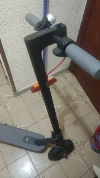Patinete Xiaomi M365 Nuevo con cargador original.