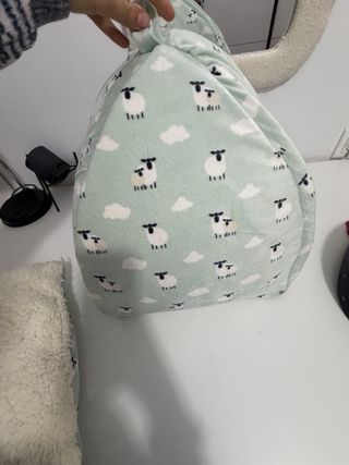 Cama para mascotas con estampado de ovejas