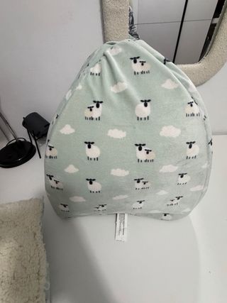 Cama para mascotas con estampado de ovejas