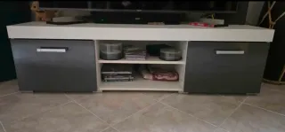 Mobile TV 2 cassetti facilmente trasportabile