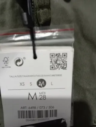 Abrigo Bershka verde con pelo Nuevo