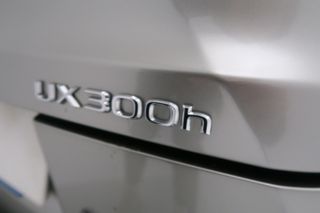 LEXUS UX 300H PLUS 2.0 HYBRID 199 CV AUTO 5P