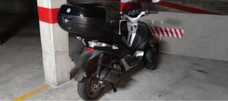 Piaggio MP3 300 Maxi Scooter