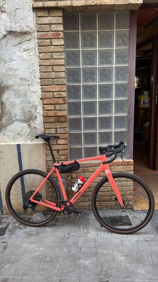 Trek Checkpoint L (58cm) Gravel Bike