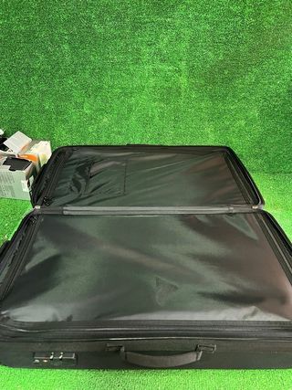 Maleta EASTPAK TRANZSHELL L negra, 75L