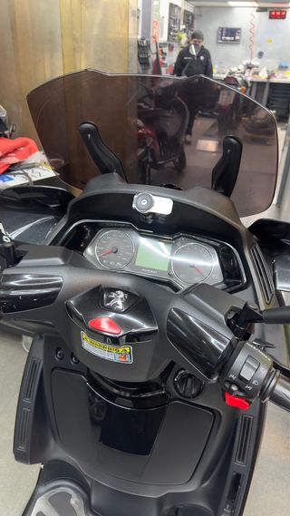 Peugeot Metropolis 400 - Carnet Coche