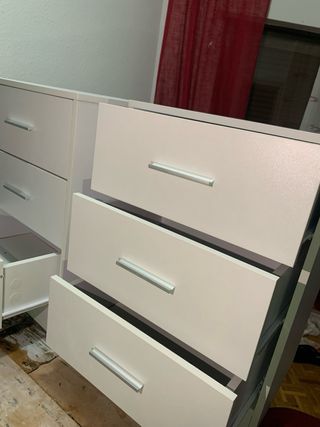 Mesitas de noche de madera blancas con manillas