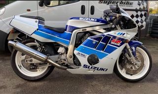 Suzuki GSXR400 Sportbike
