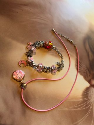 Pulsera de cuentas y collar cordón rosa