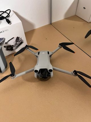 Drone DJI Mini 3 Pro con Radiocomando