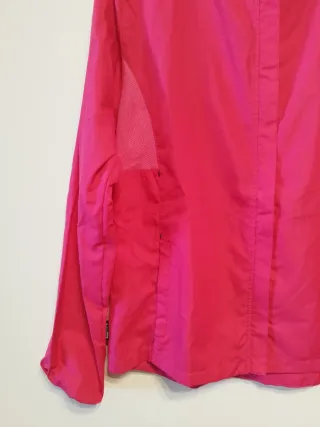Chaqueta fina impermeable rosa