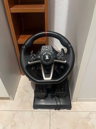 Volante PS4 y PC/ Tiene ambas funcionalidades