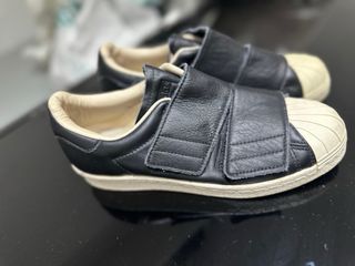 Zapatos Fila Mujer Dorado y Rosa y adidas negro