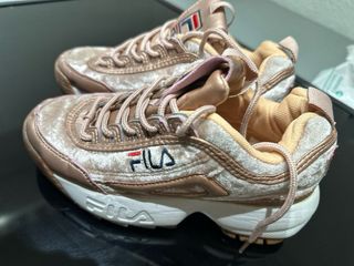 Zapatos Fila Mujer Dorado y Rosa y adidas negro