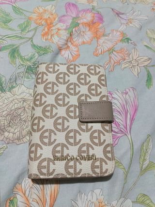 Portafogli donna beige con zip dorata