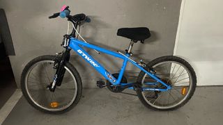 Bicicleta infantil azul B'TWIN