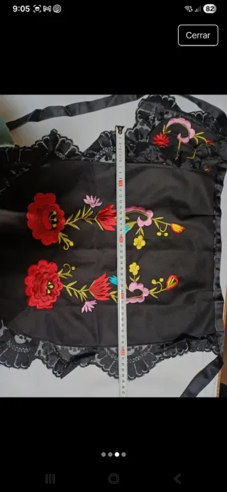 Delantal regional bordado