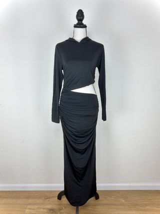 Abito Zara nero con cut out e cappuccio