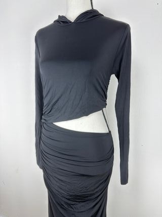 Abito Zara nero con cut out e cappuccio