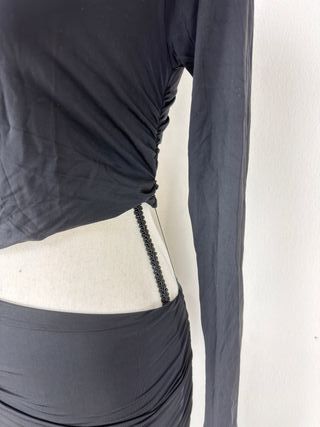 Abito Zara nero con cut out e cappuccio