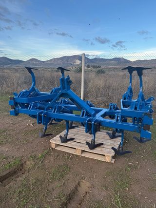 Cultivador  Gradas Semi chises 13 brazos