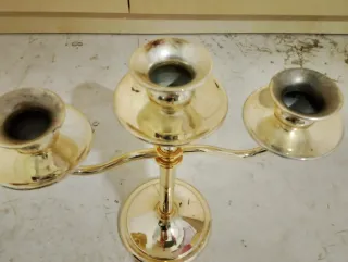 Candelabro vintage metal dorado