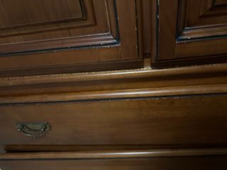 Armario rústico de madera maciza