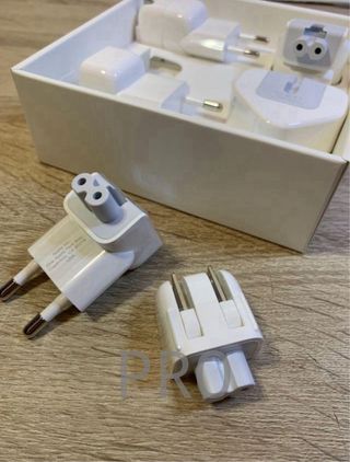 World Travel Adapter Kit Apple