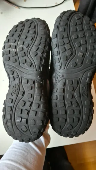 Zapatillas montaña Zara T.36 gris/negro