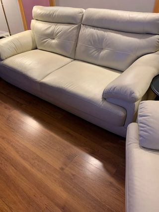 Sofá y sillón piel de búfala marfil