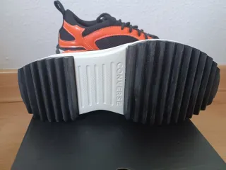 Zapatillas Converse Naranja y Negro