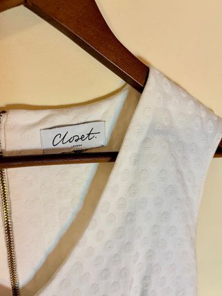 Vestido Closet London blanco escote pico